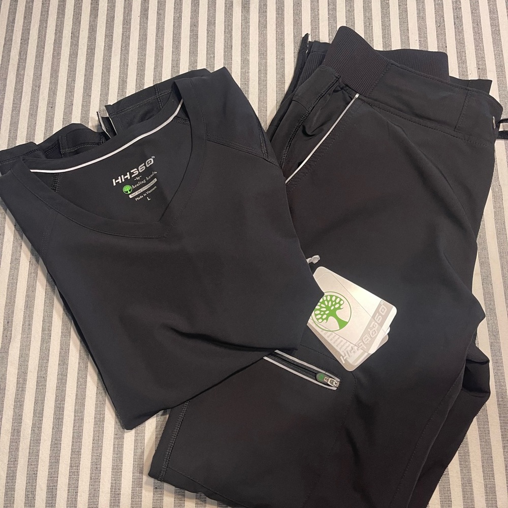 Healing Hands Scrub Set in black